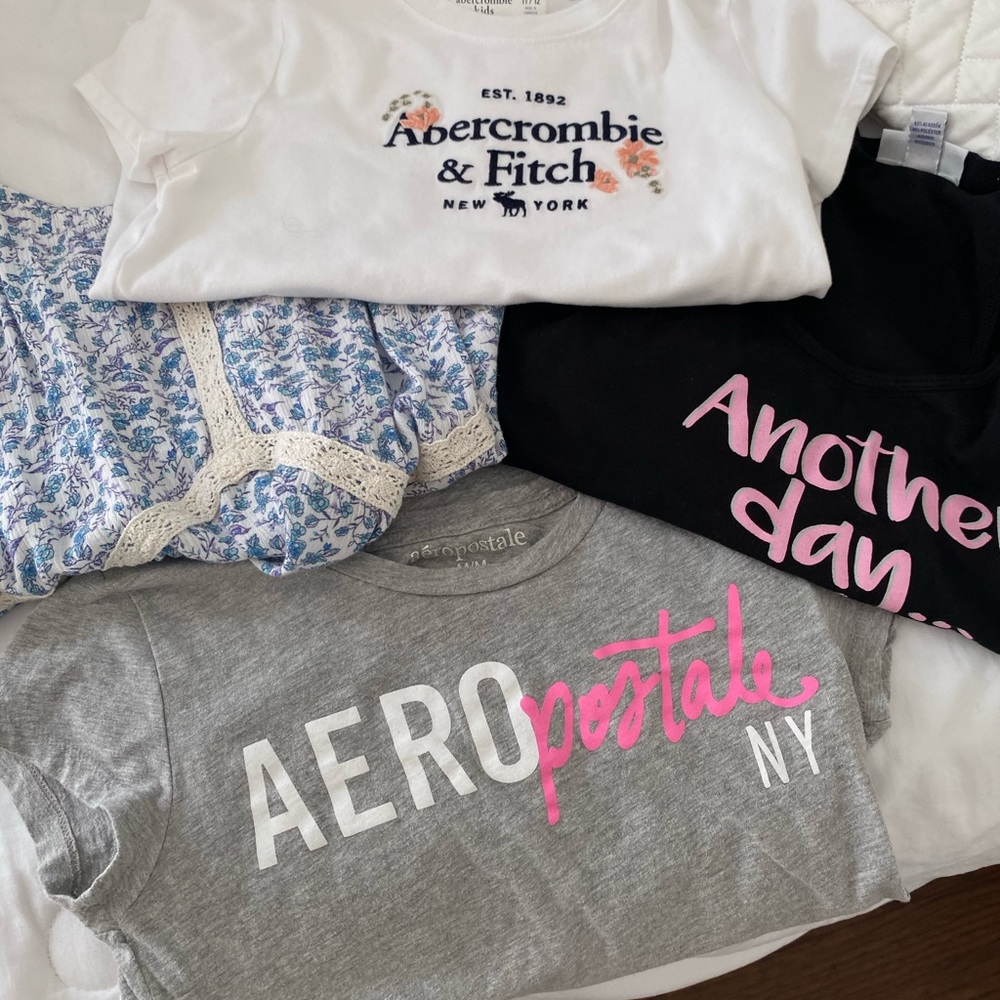 bundle of 4 girls shirts